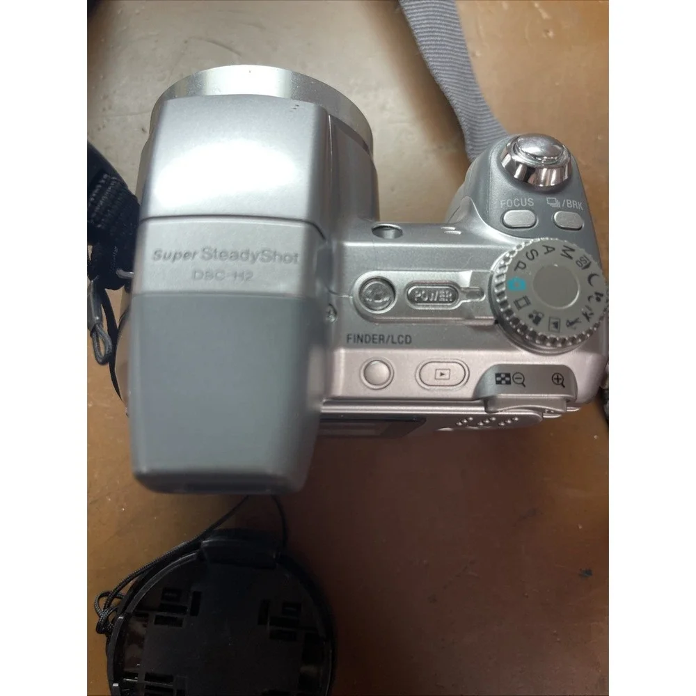 Sony Cyber-Shot DSC-H2 6.0MP Super Steady Shot Digital Camera - Silver 4 Parts